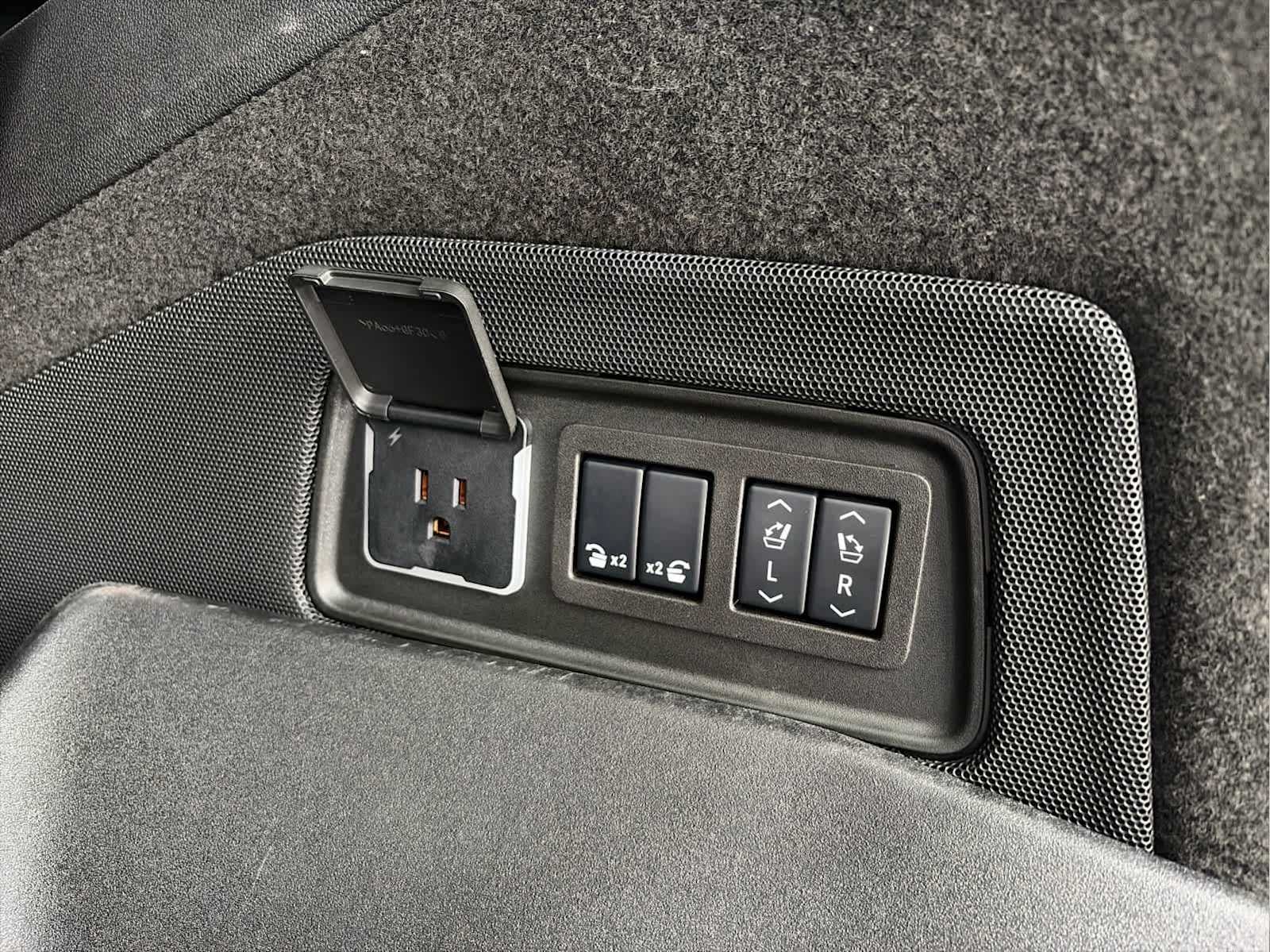 2025 Cadillac Escalade Sport