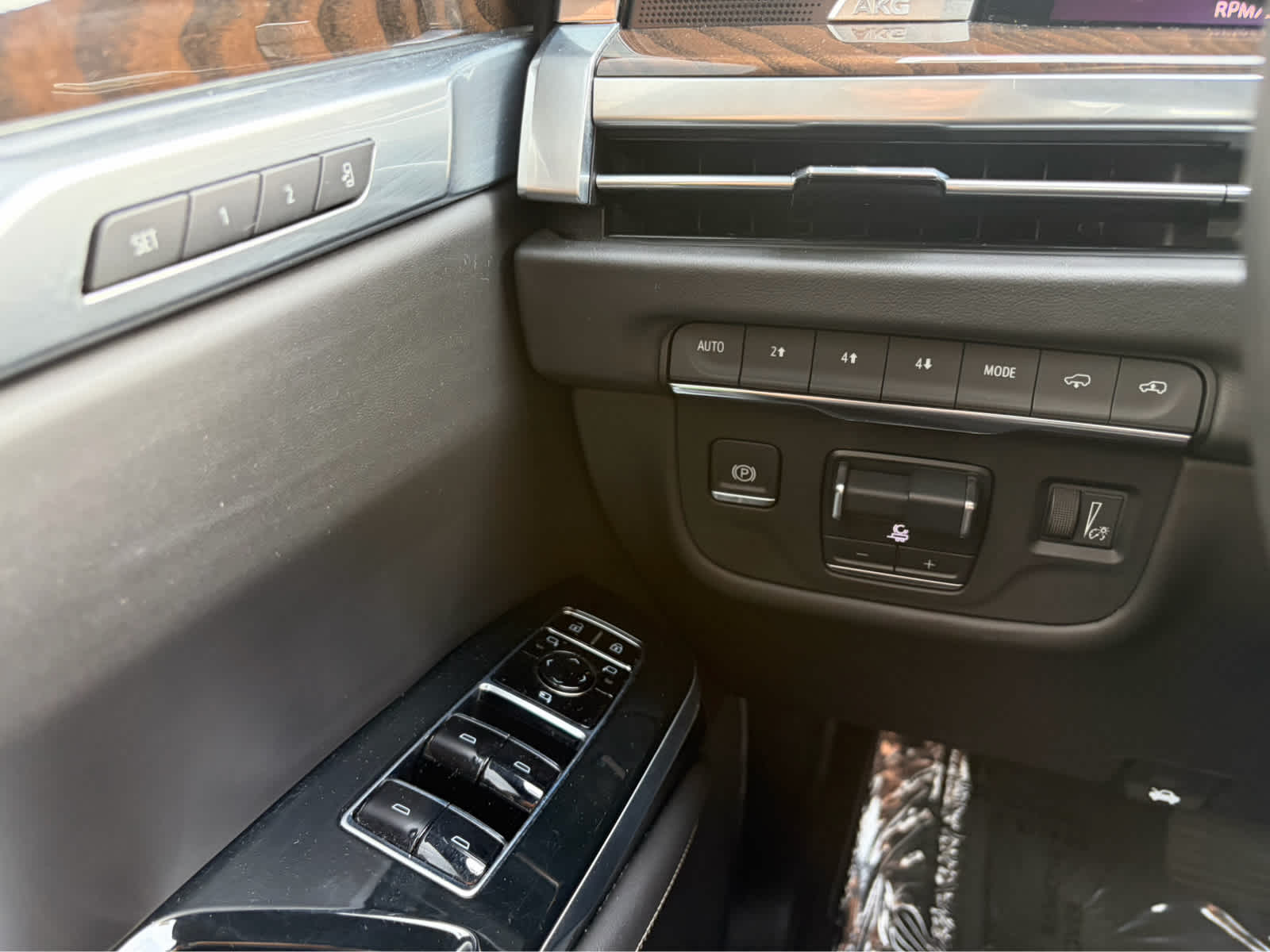 2025 Cadillac Escalade ESV Sport Platinum