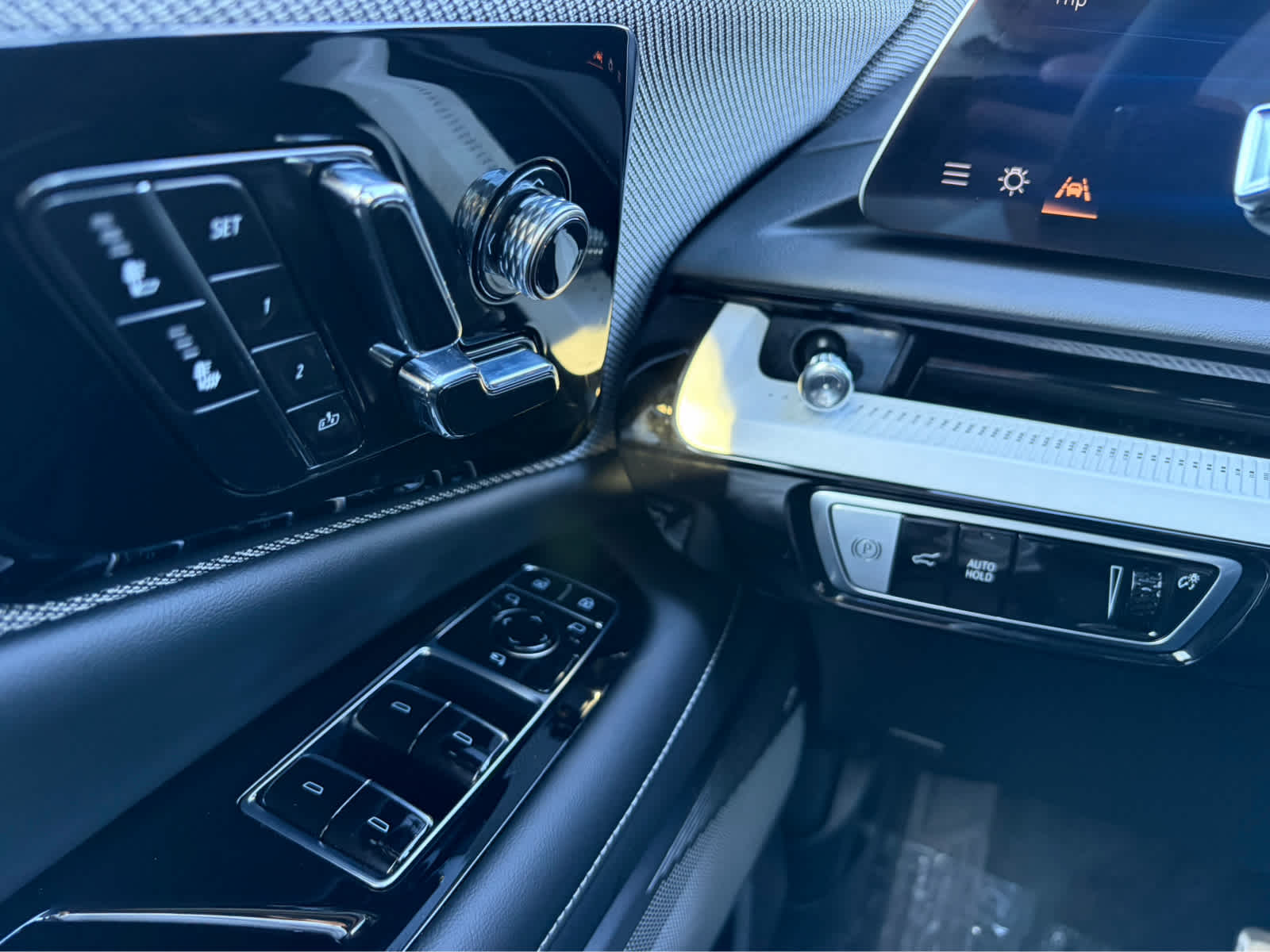 2025 Cadillac OPTIQ Luxury 1