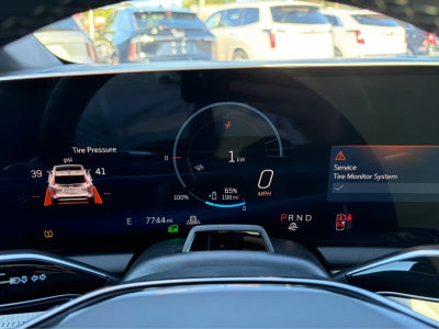 2025 Cadillac OPTIQ Luxury 1