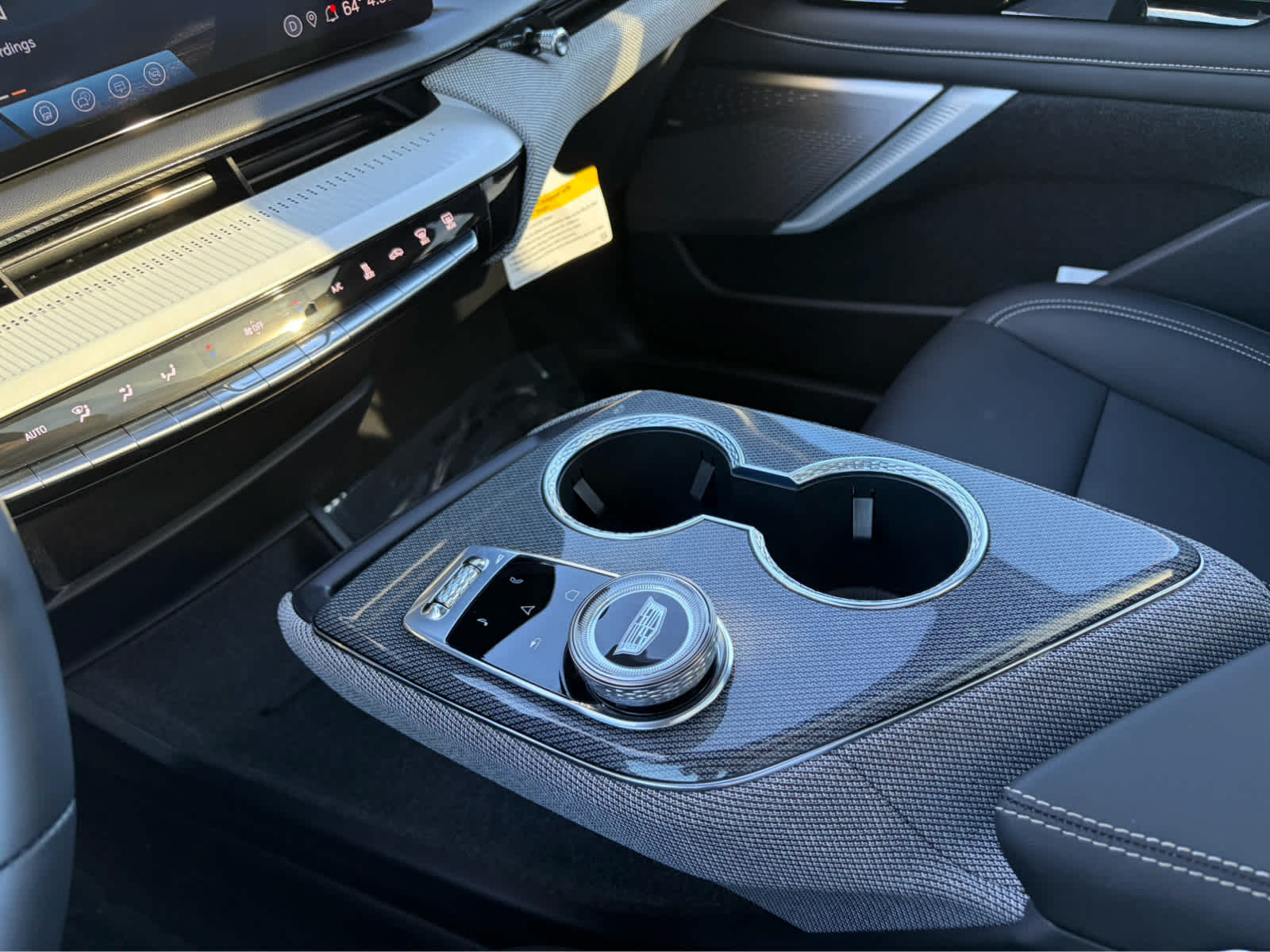 2025 Cadillac OPTIQ Luxury 1