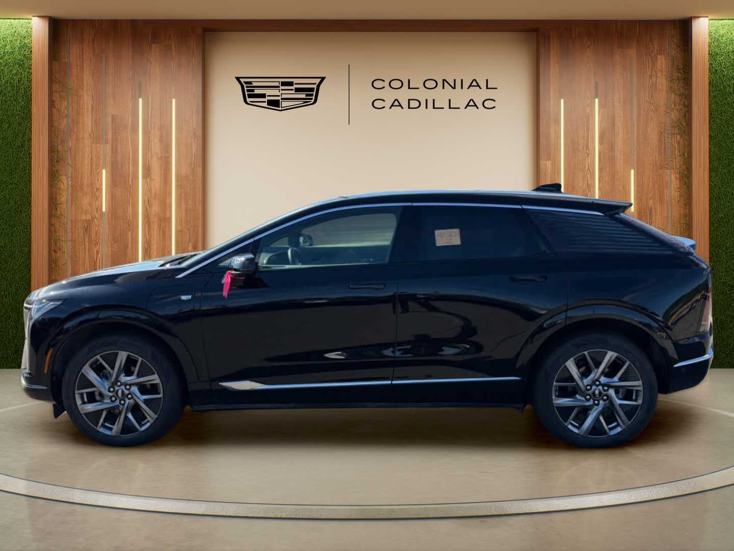 2025 Cadillac OPTIQ Luxury 1