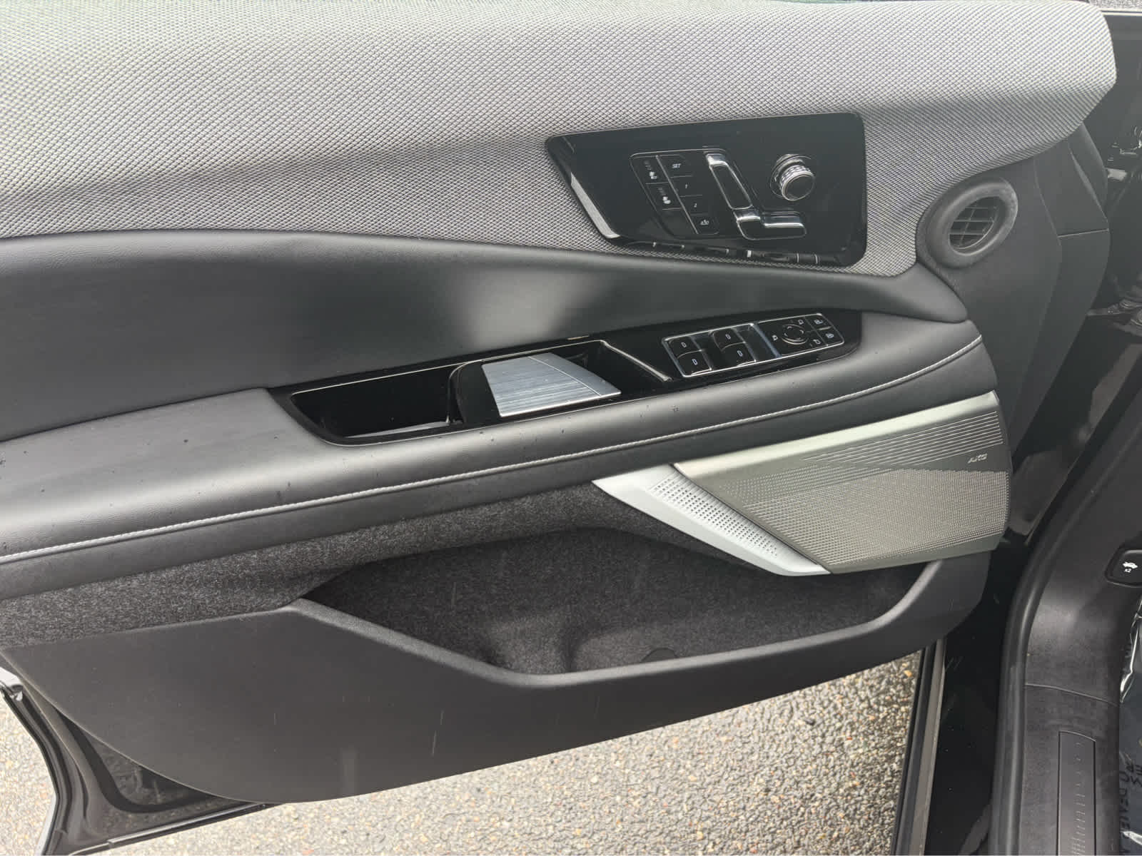 2025 Cadillac OPTIQ Luxury 1