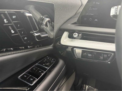 2025 Cadillac OPTIQ Luxury 1