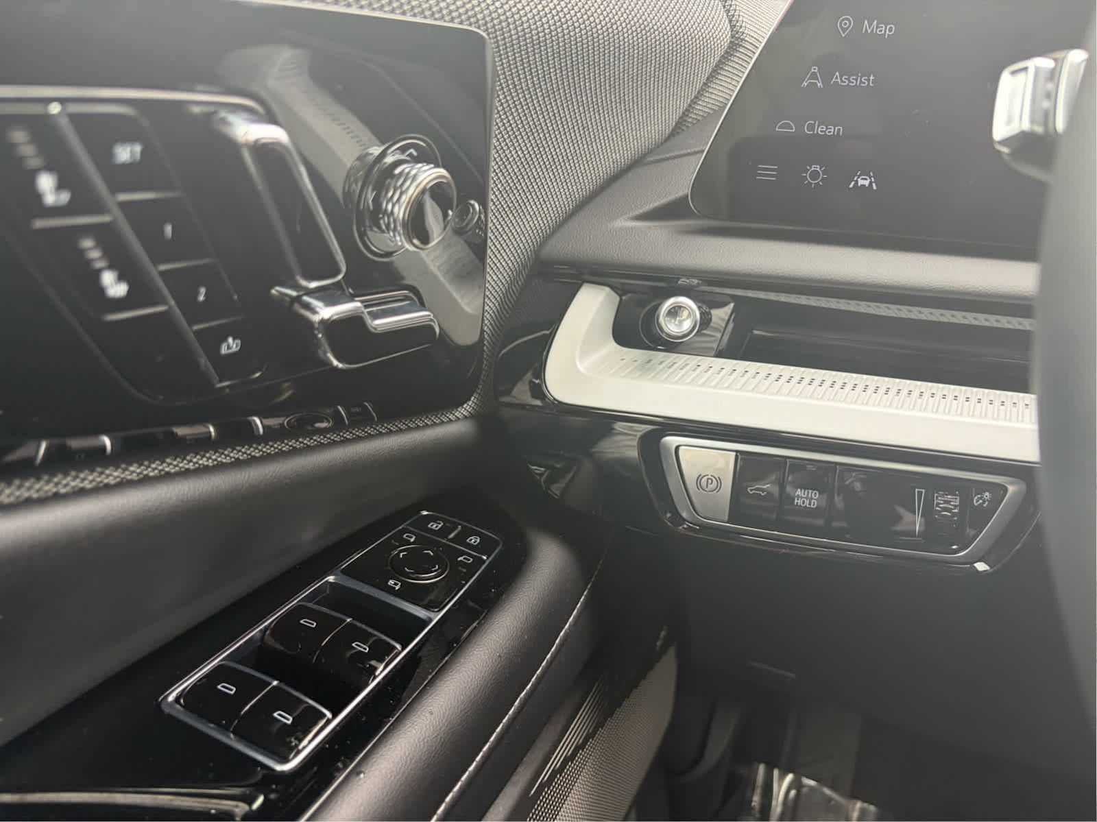 2025 Cadillac OPTIQ Luxury 1