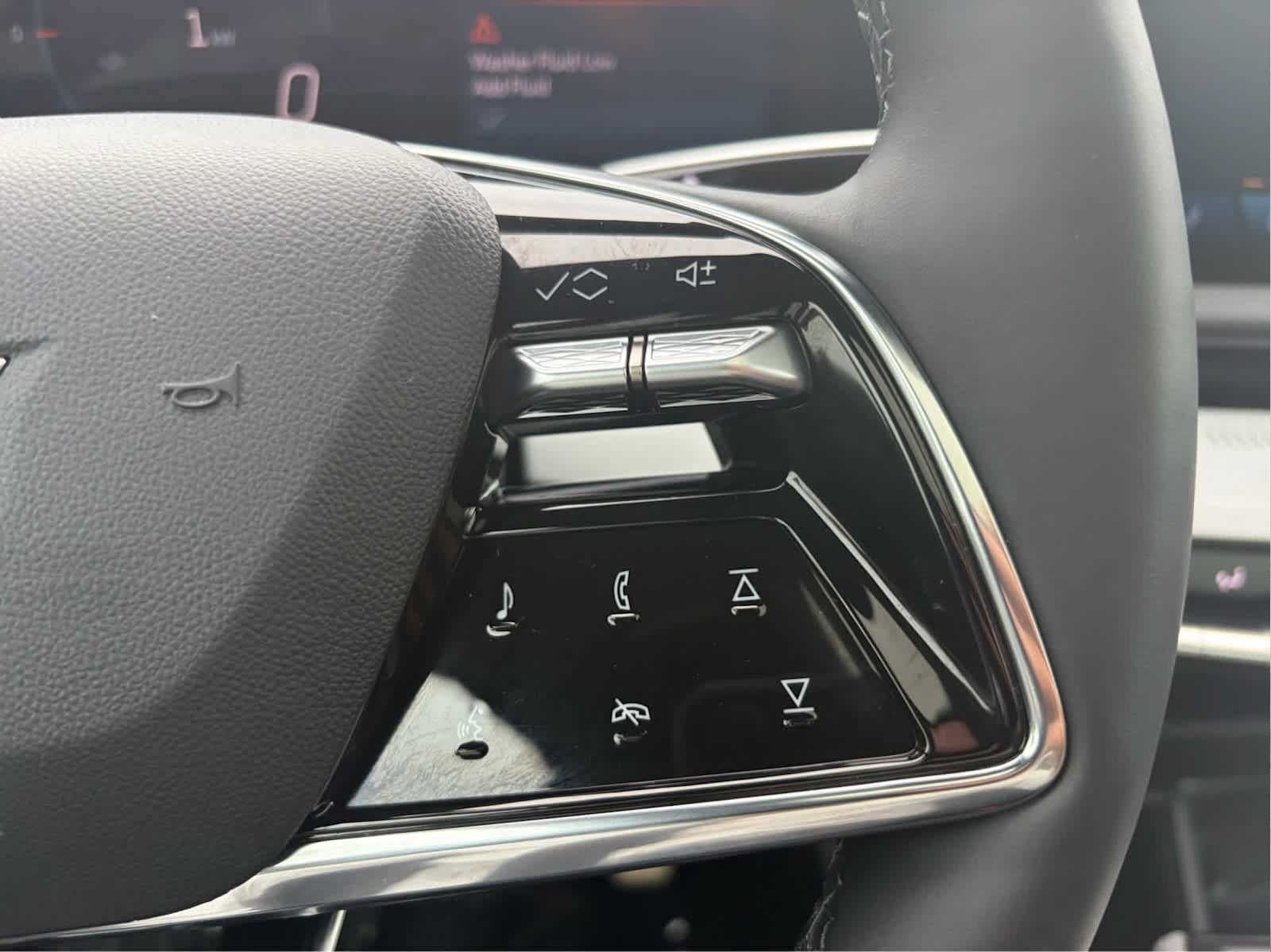 2025 Cadillac OPTIQ Luxury 1