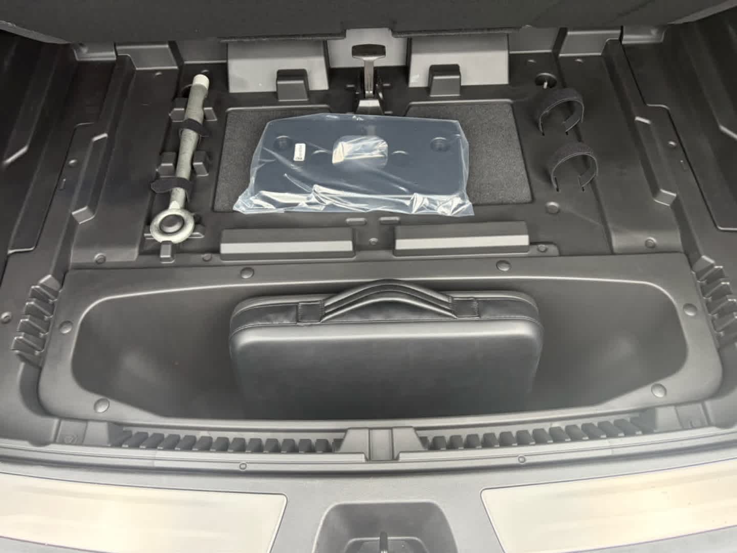2025 Cadillac OPTIQ Luxury 1