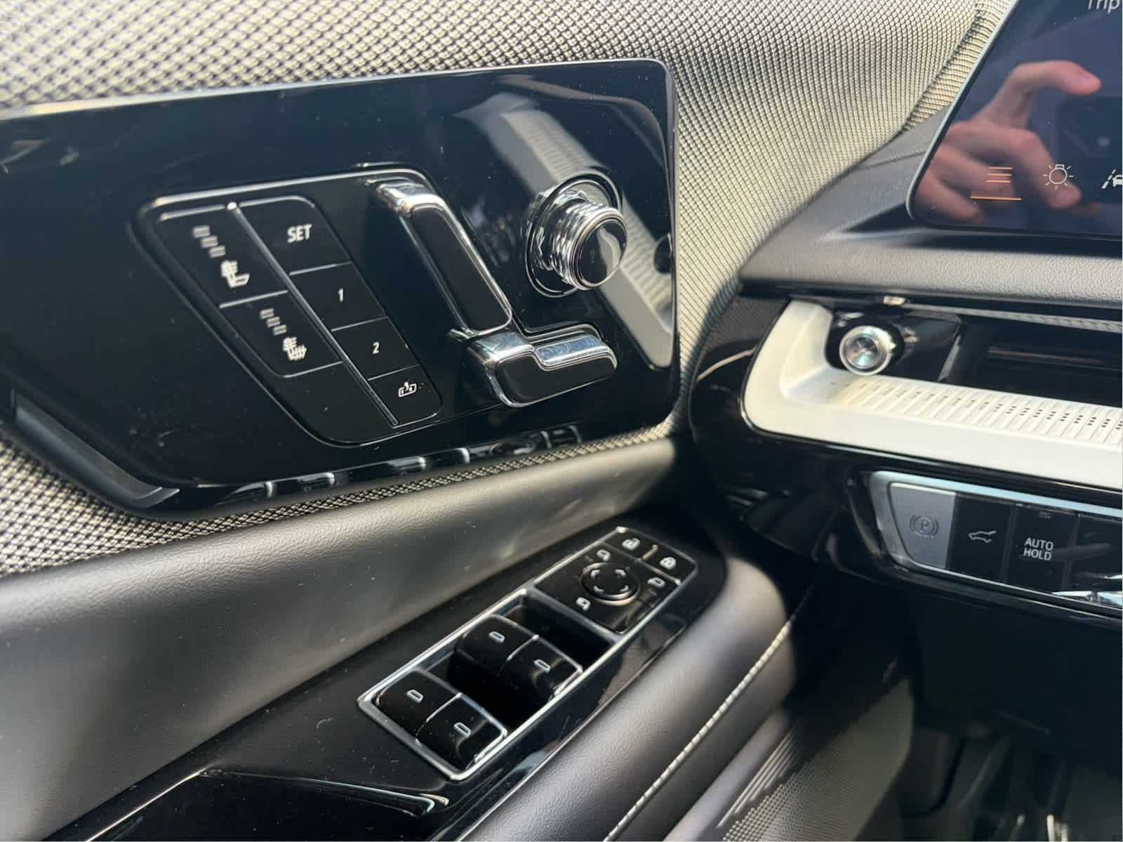2025 Cadillac OPTIQ Luxury 1