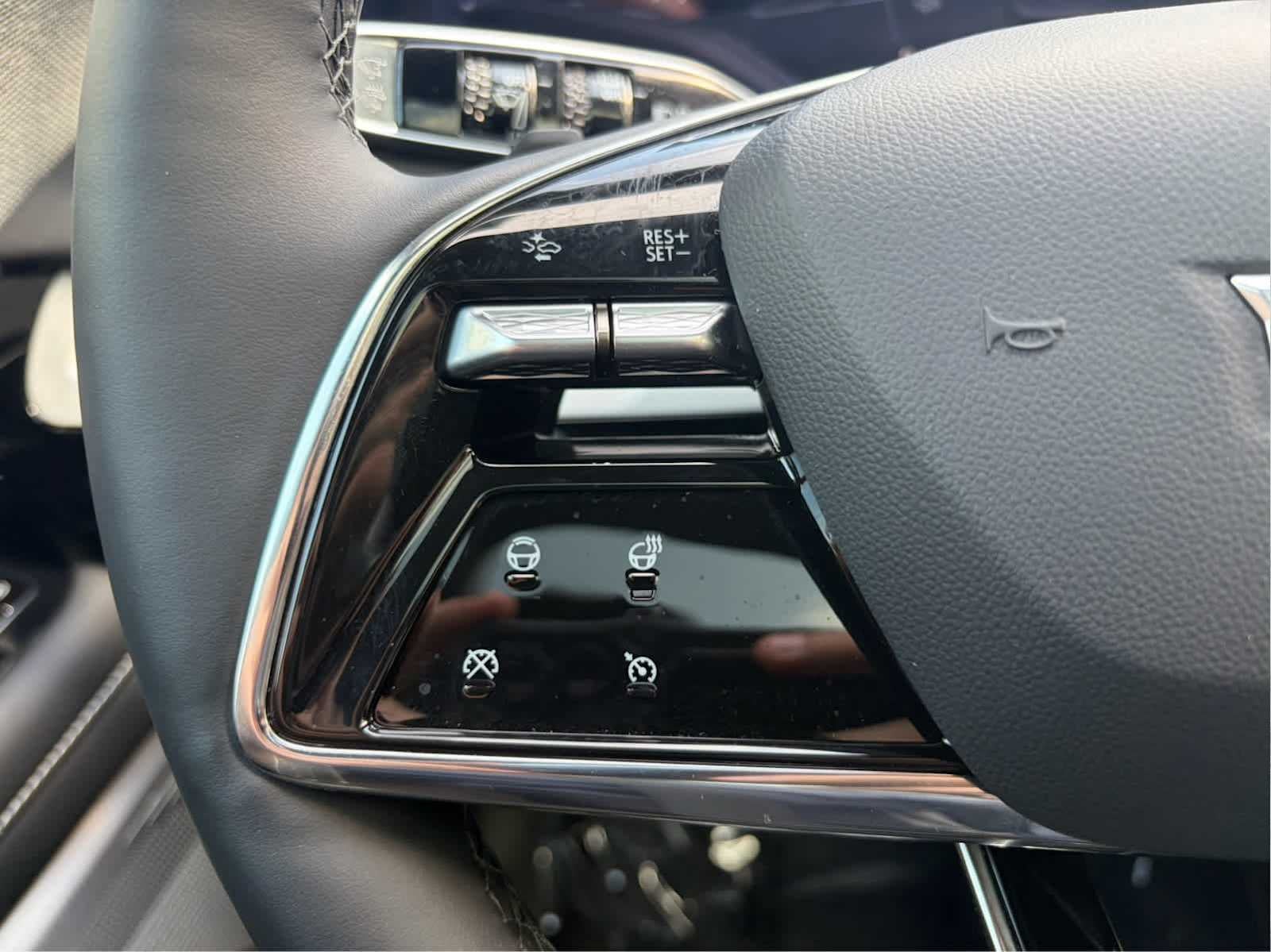 2025 Cadillac OPTIQ Luxury 1