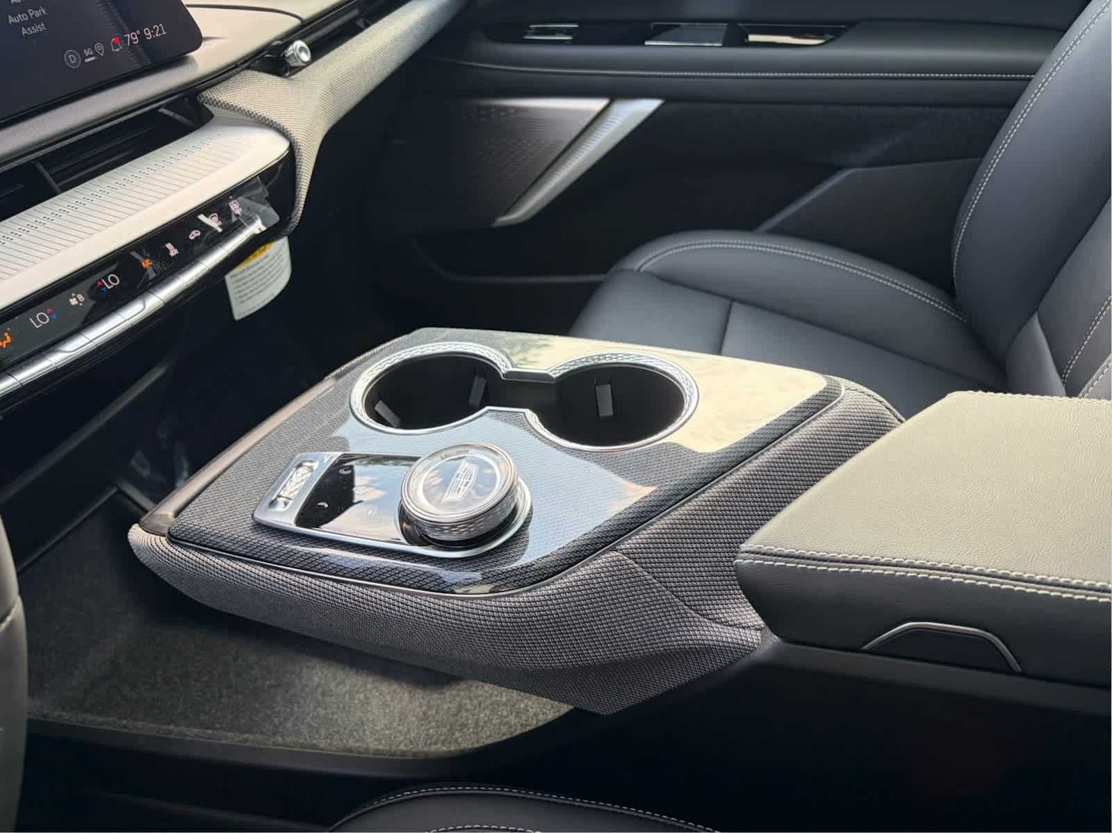 2025 Cadillac OPTIQ Luxury 1