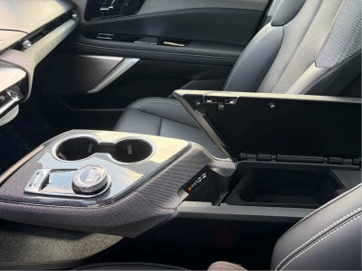 2025 Cadillac OPTIQ Luxury 1