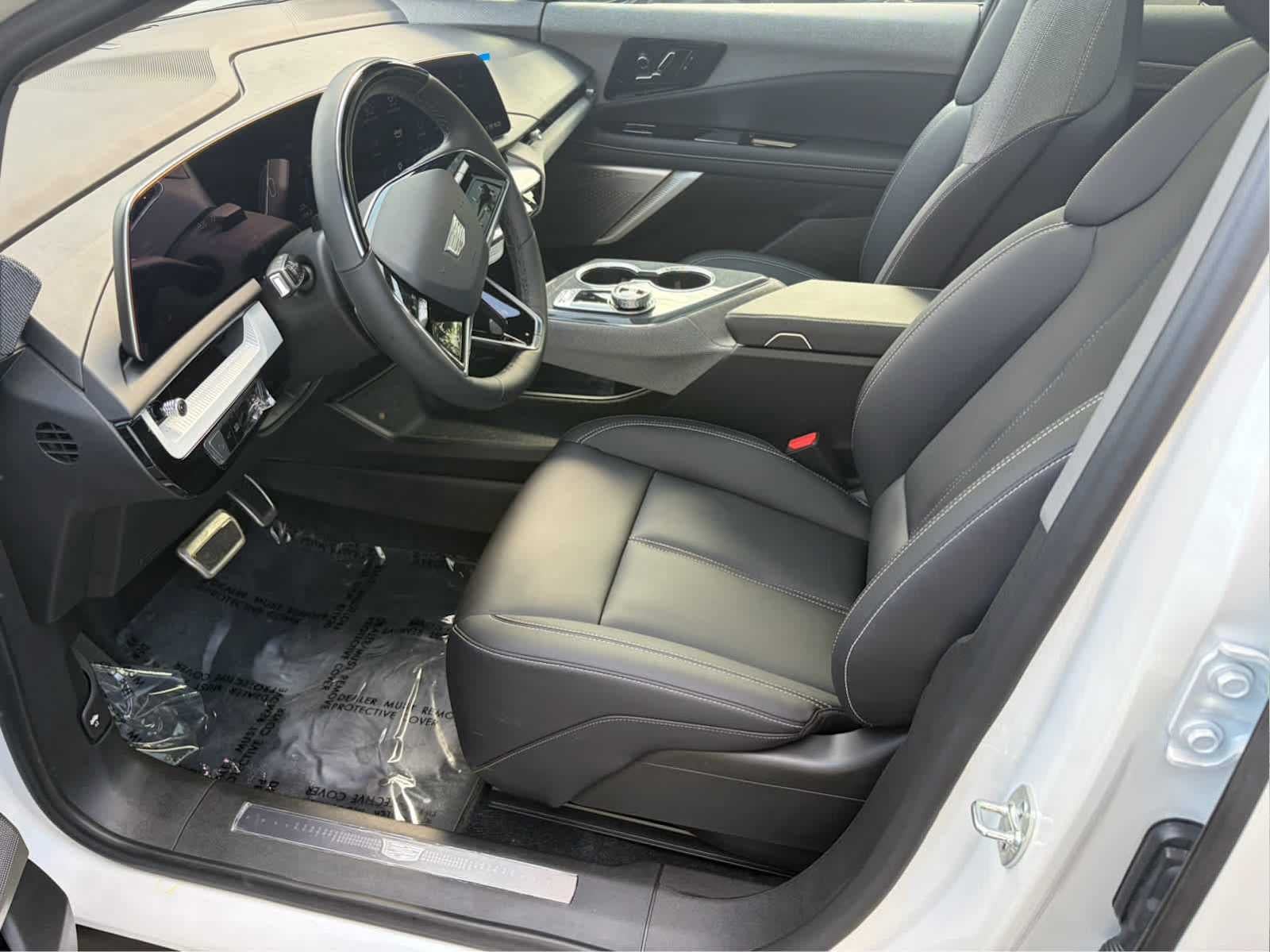 2025 Cadillac OPTIQ Luxury 1