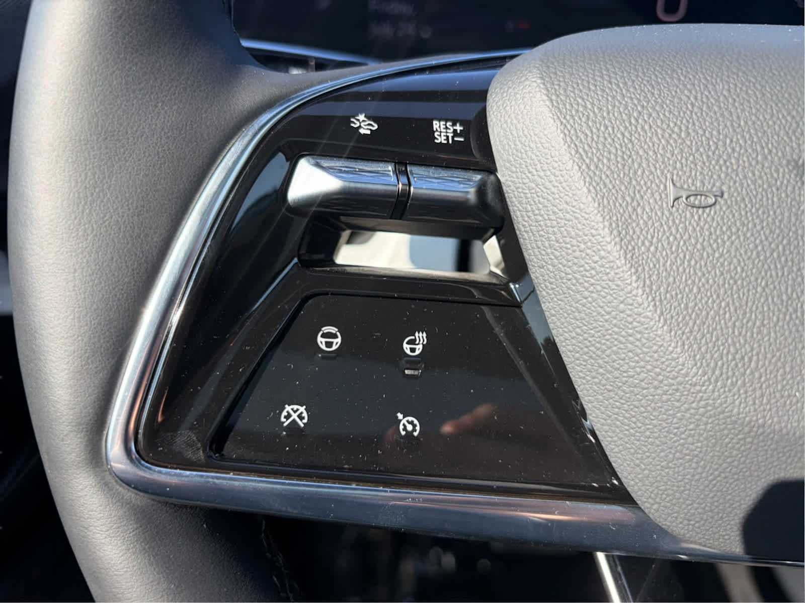 2025 Cadillac OPTIQ Luxury 2