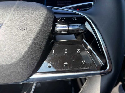 2025 Cadillac OPTIQ Luxury 2
