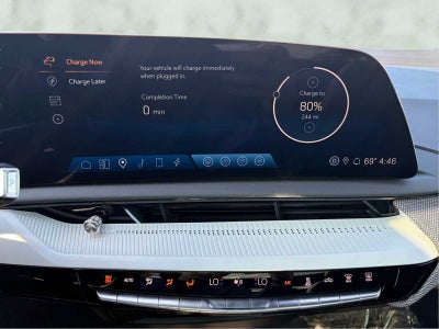 2025 Cadillac OPTIQ Luxury 2