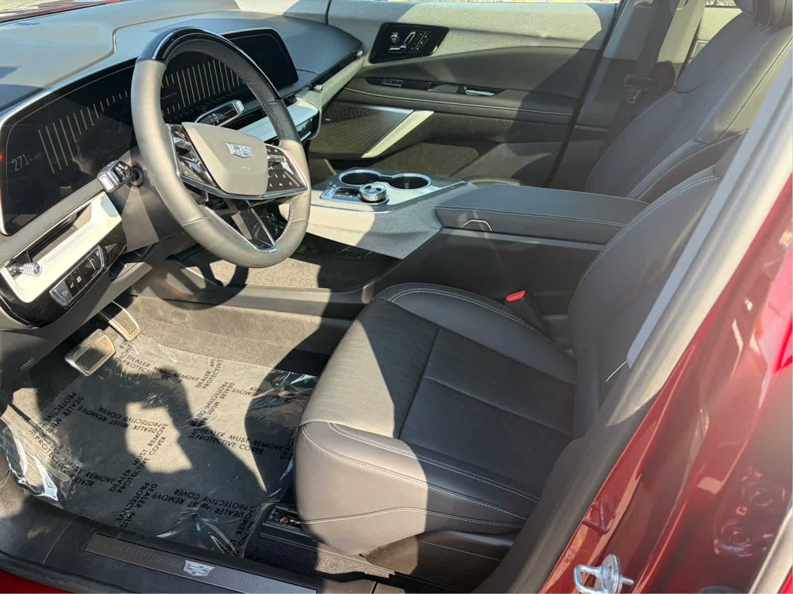 2025 Cadillac OPTIQ Luxury 2