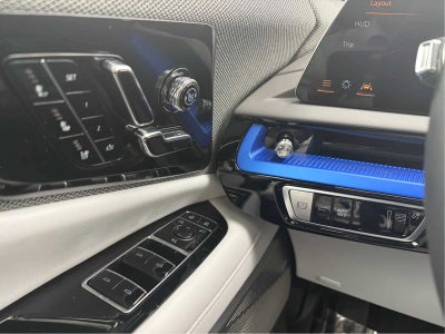2025 Cadillac OPTIQ Luxury 2