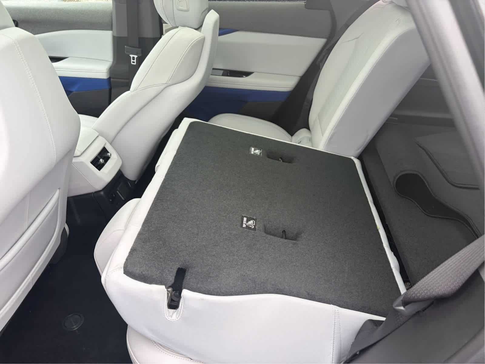 2025 Cadillac OPTIQ Luxury 2