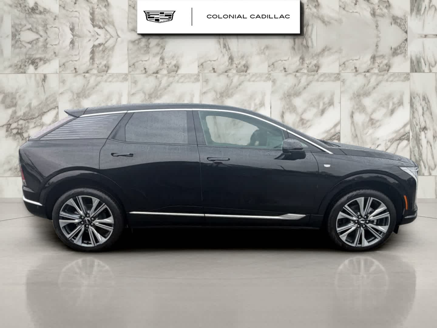 2025 Cadillac OPTIQ Luxury 2