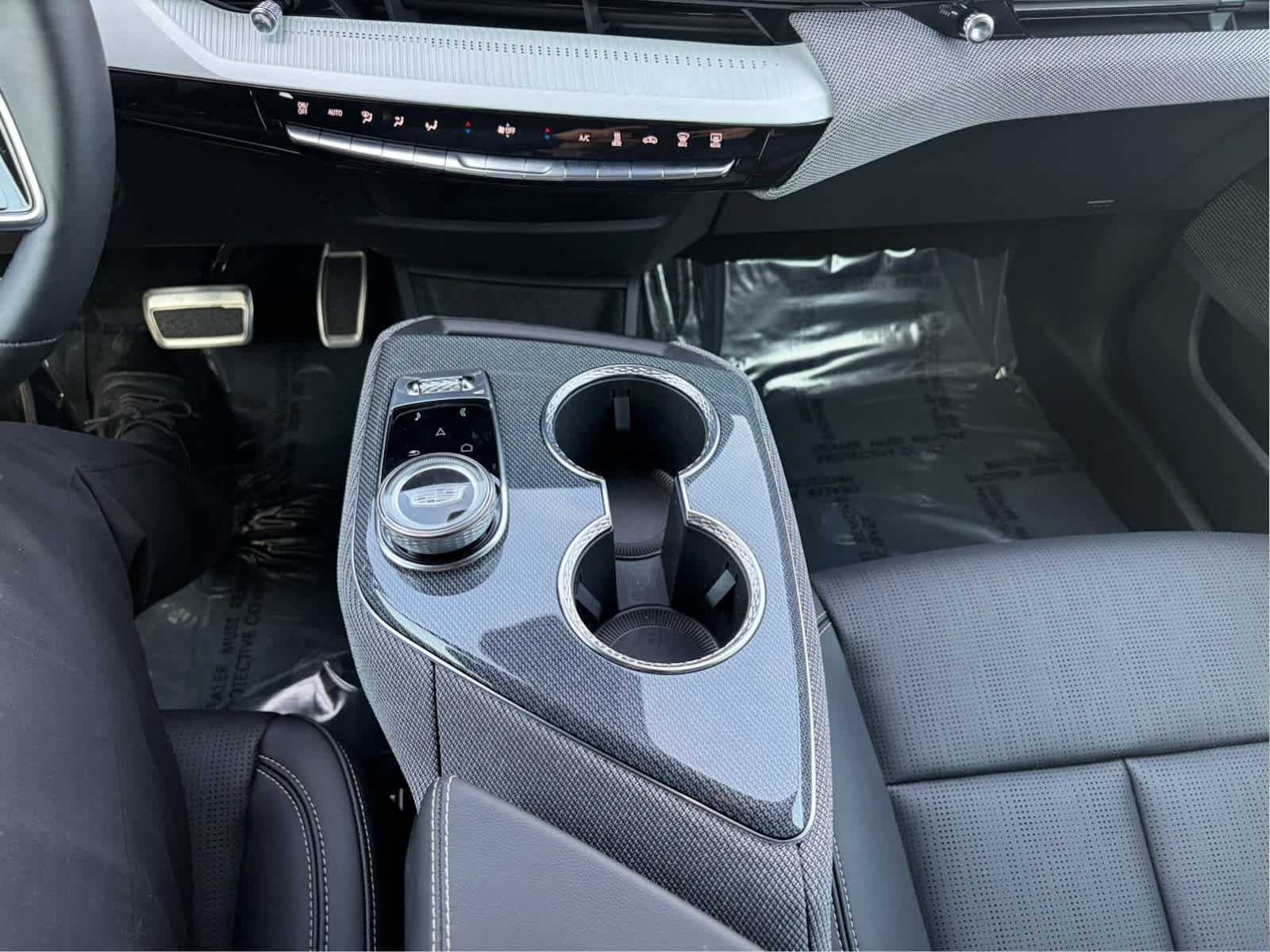 2025 Cadillac OPTIQ Luxury 2