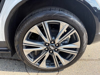 2025 Cadillac OPTIQ Luxury 2