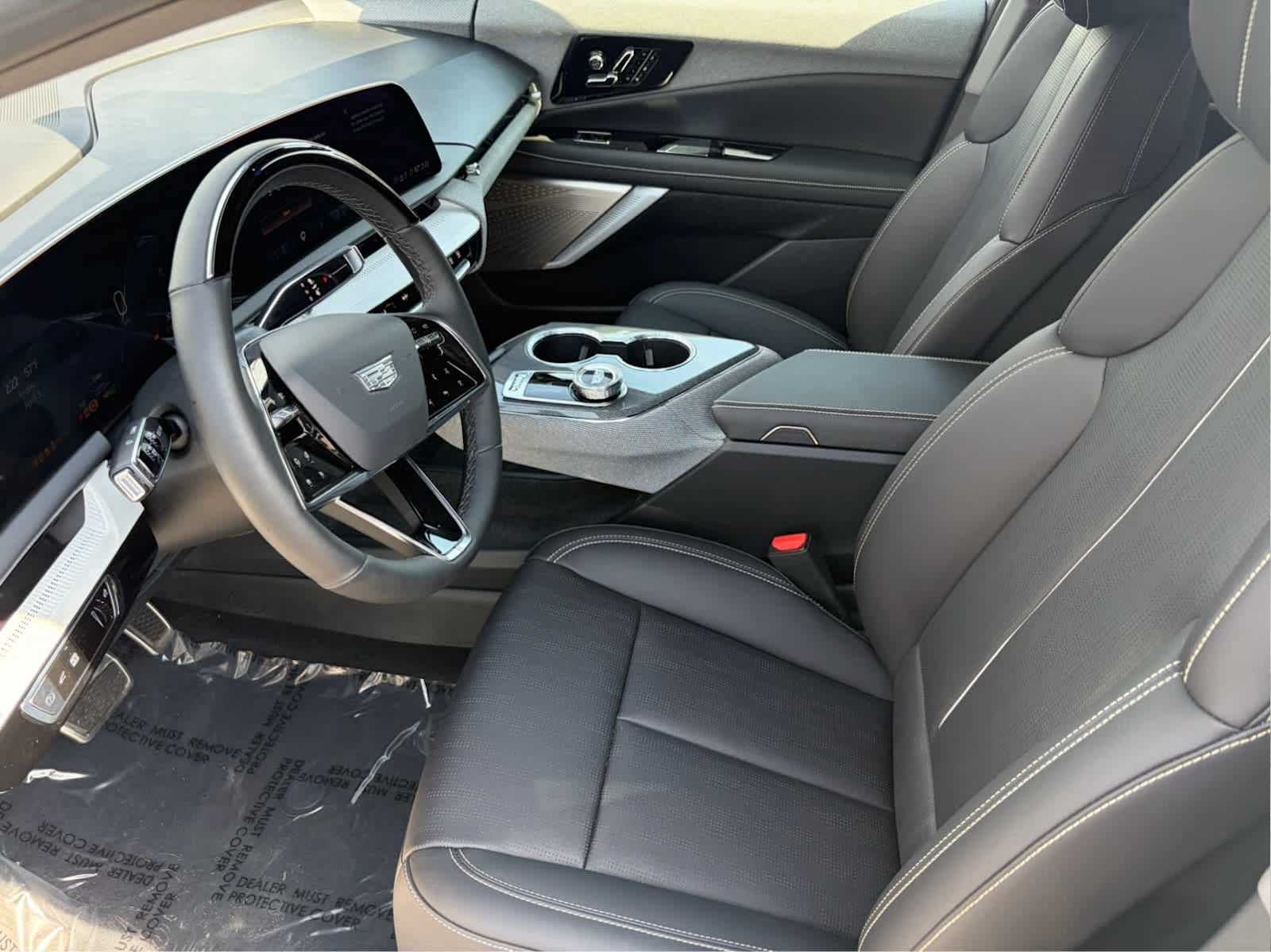 2025 Cadillac OPTIQ Luxury 2