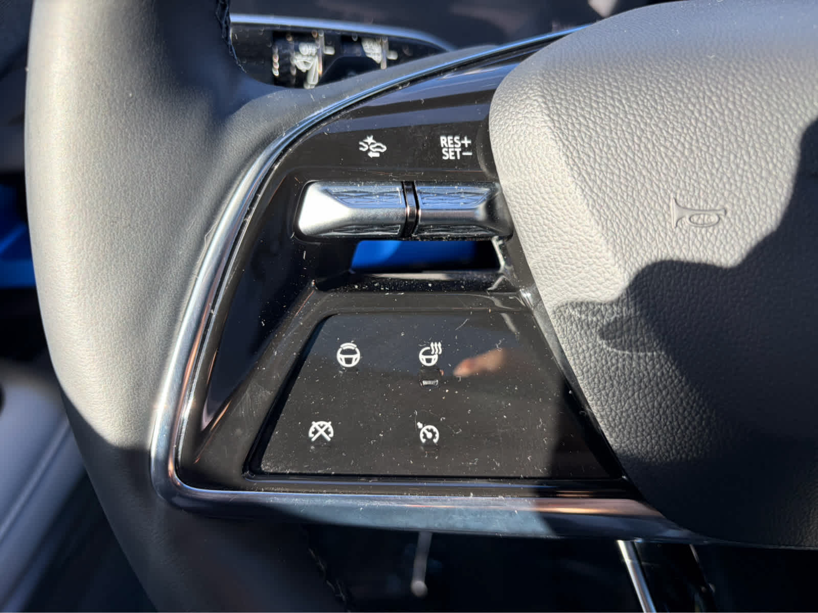 2025 Cadillac OPTIQ Luxury 2