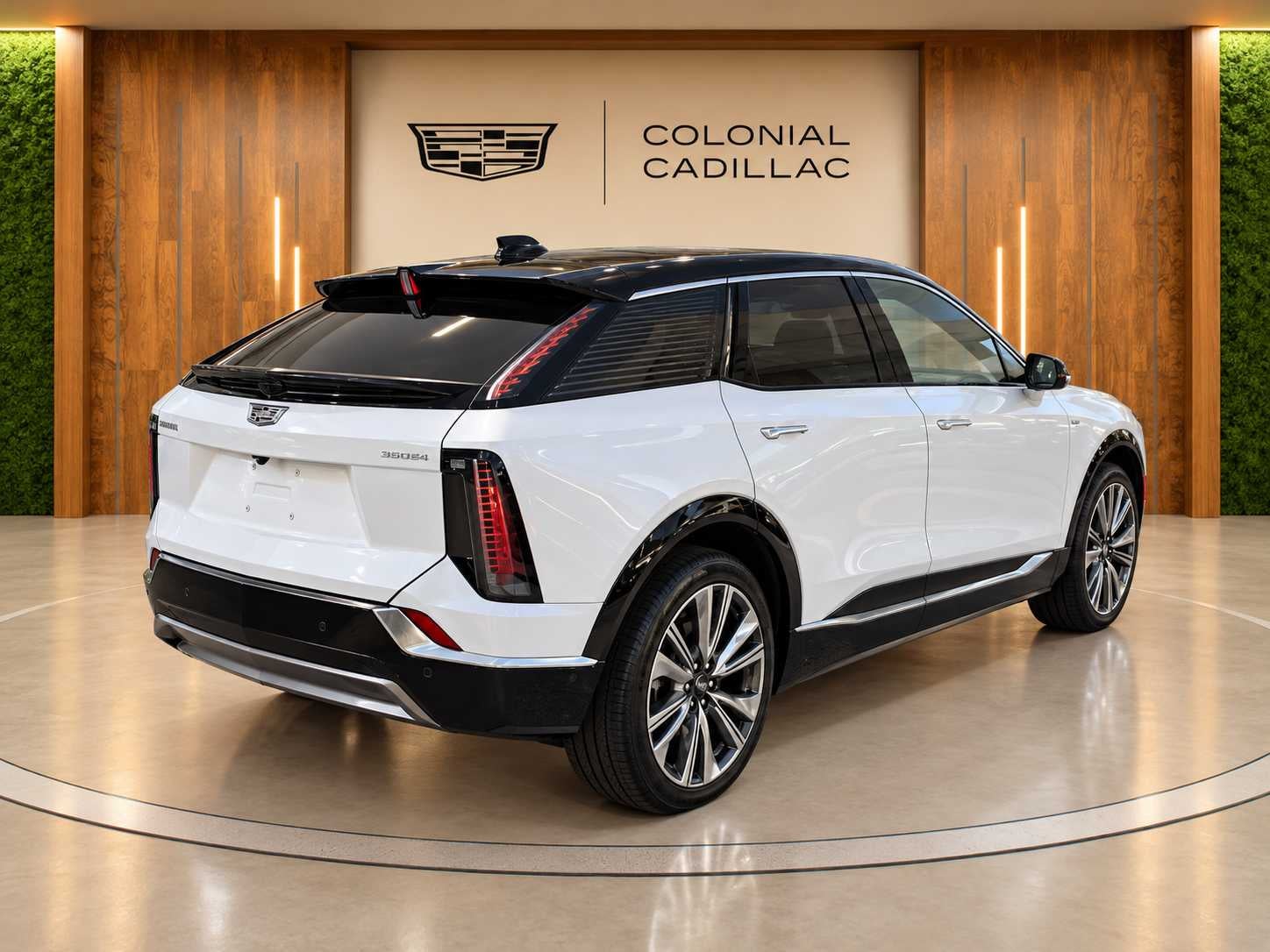 2025 Cadillac OPTIQ Luxury 2