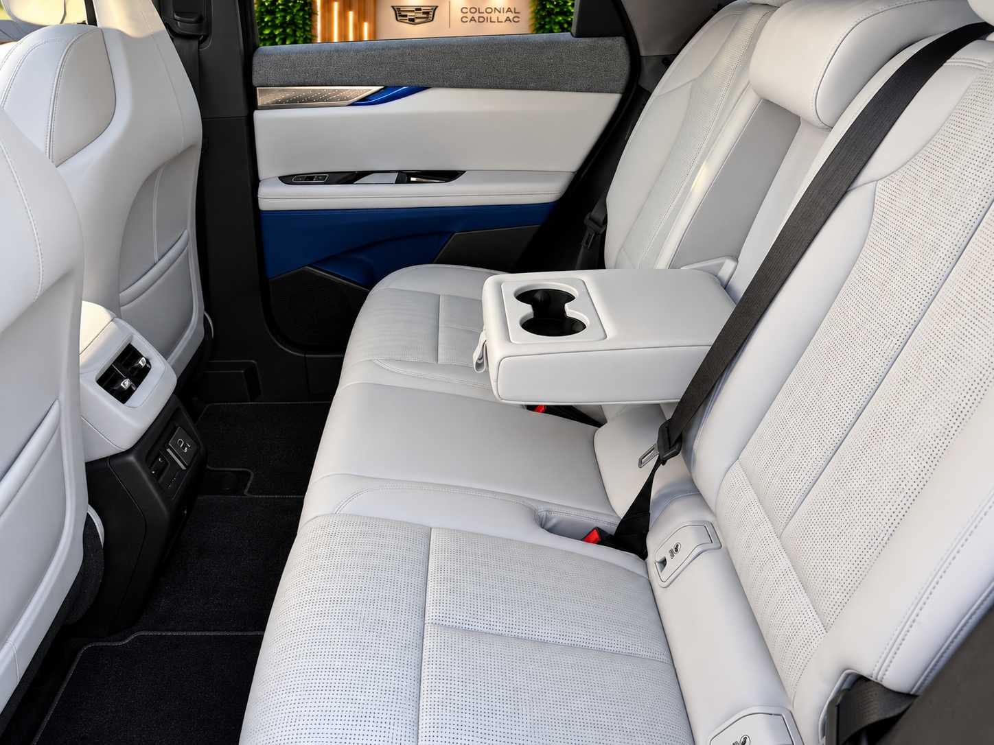 2025 Cadillac OPTIQ Luxury 2