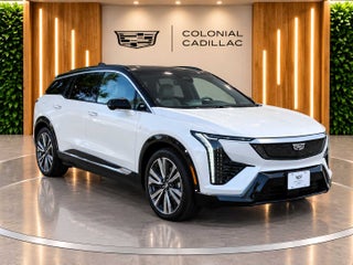 2025 Cadillac OPTIQ Luxury 2