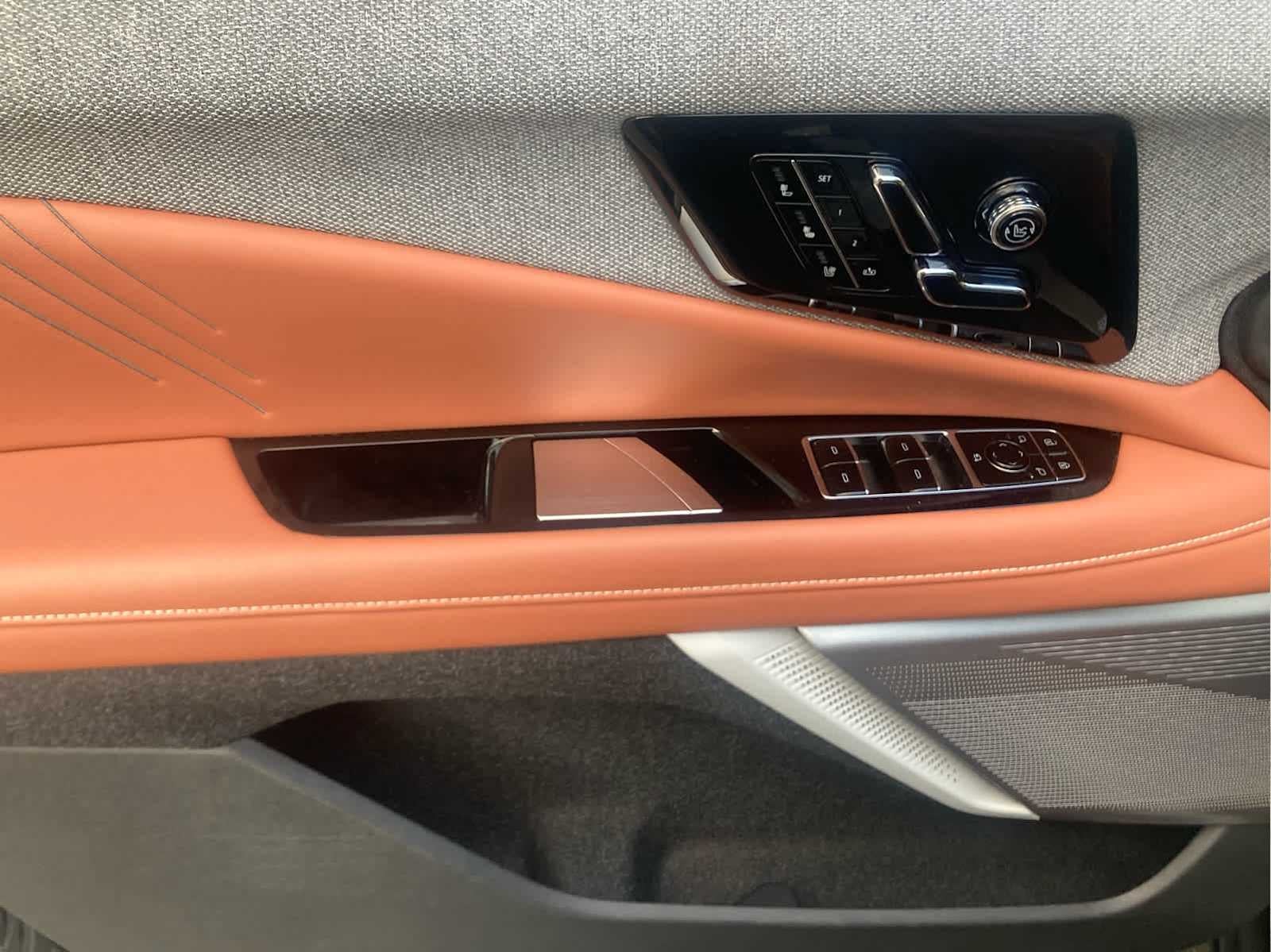 2025 Cadillac OPTIQ Luxury 2