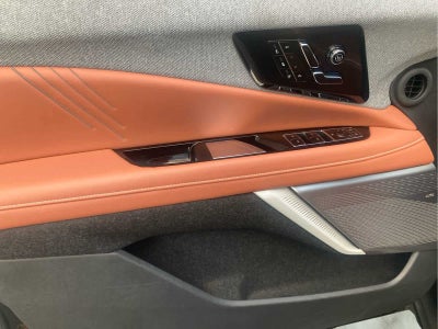 2025 Cadillac OPTIQ Luxury 2