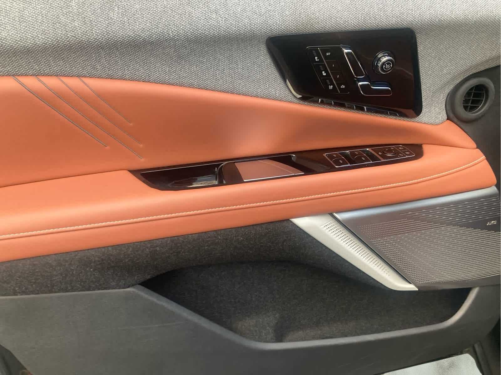 2025 Cadillac OPTIQ Luxury 2