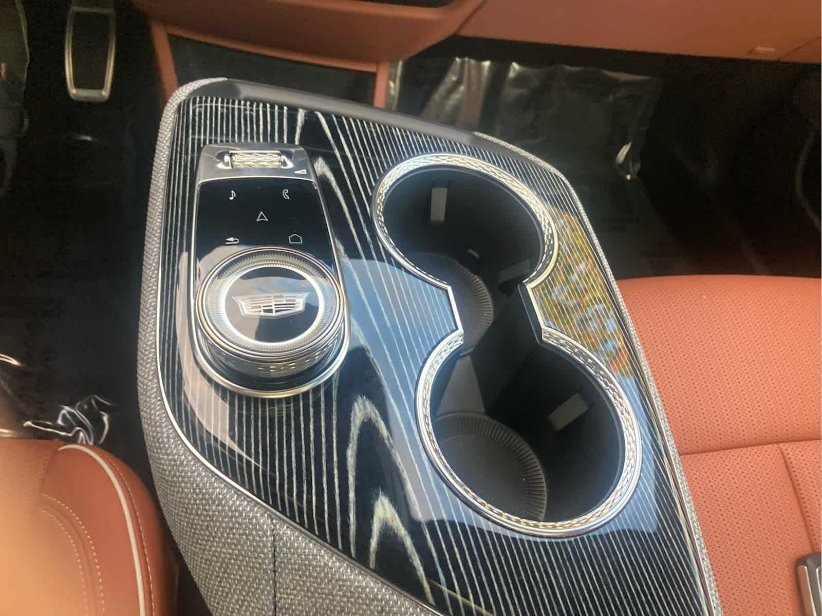 2025 Cadillac OPTIQ Luxury 2