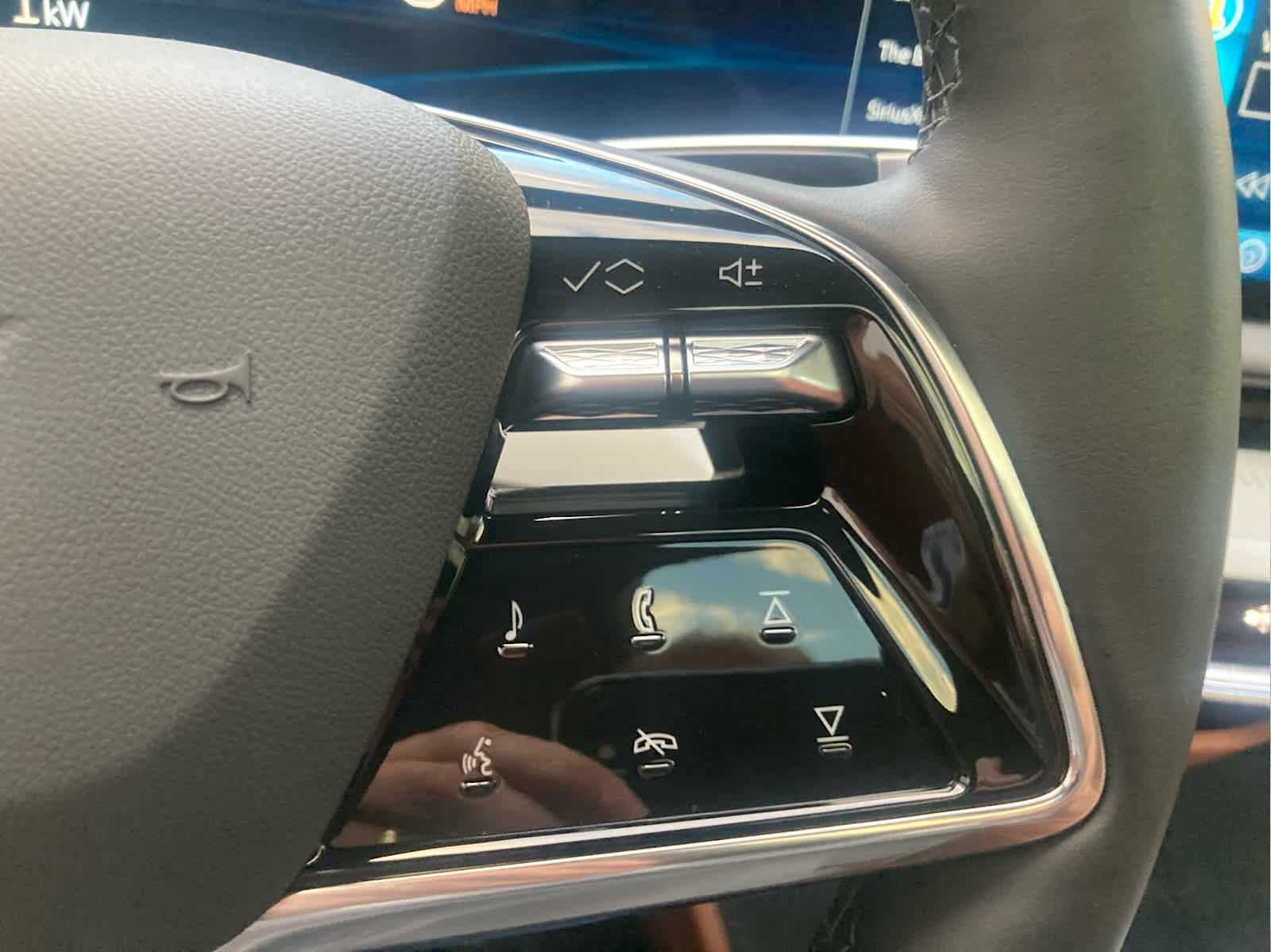 2025 Cadillac OPTIQ Luxury 2