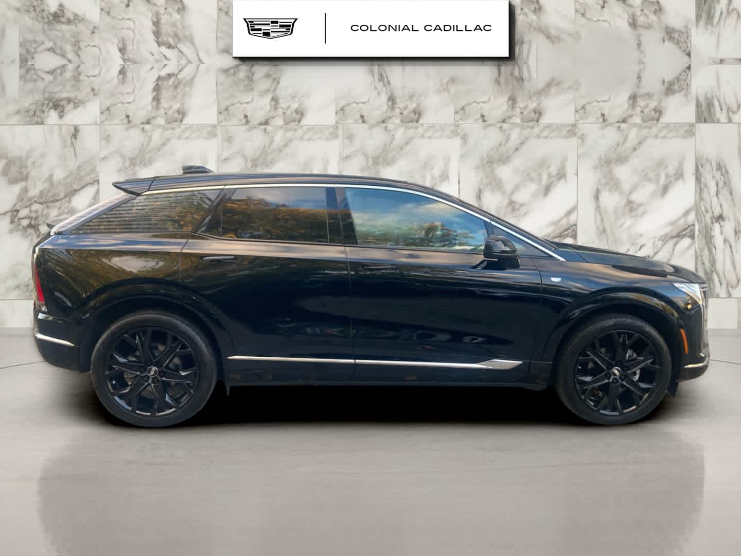 2025 Cadillac OPTIQ Luxury 2