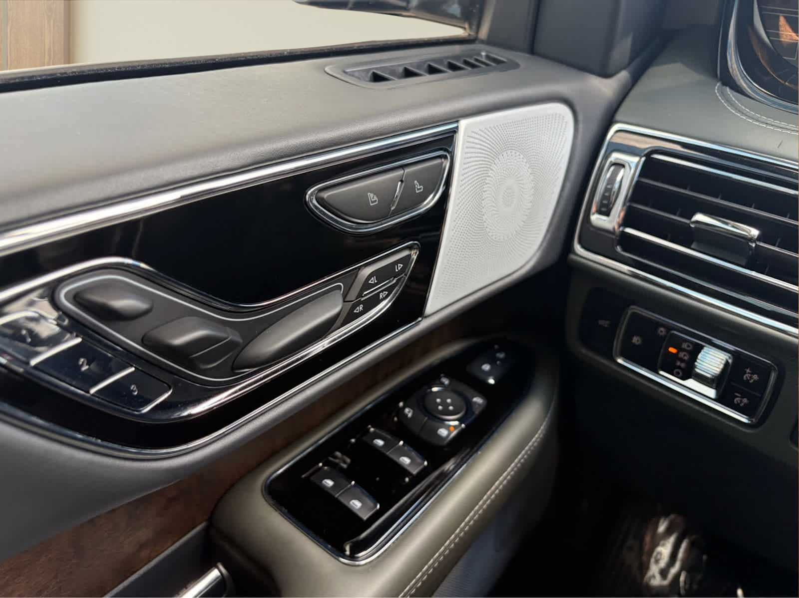 2024 Lincoln Navigator Black Label