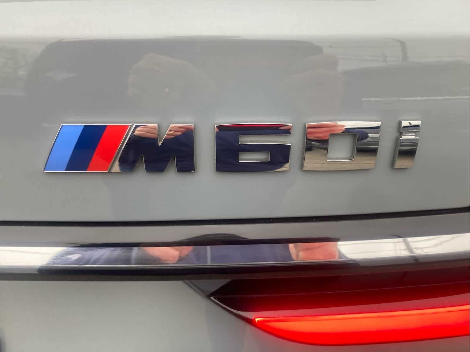 2023 BMW X7 M60i