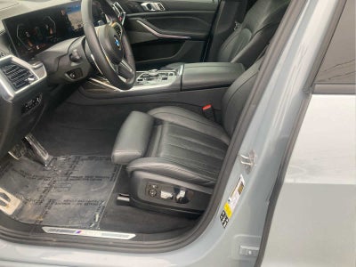 2023 BMW X7 M60i