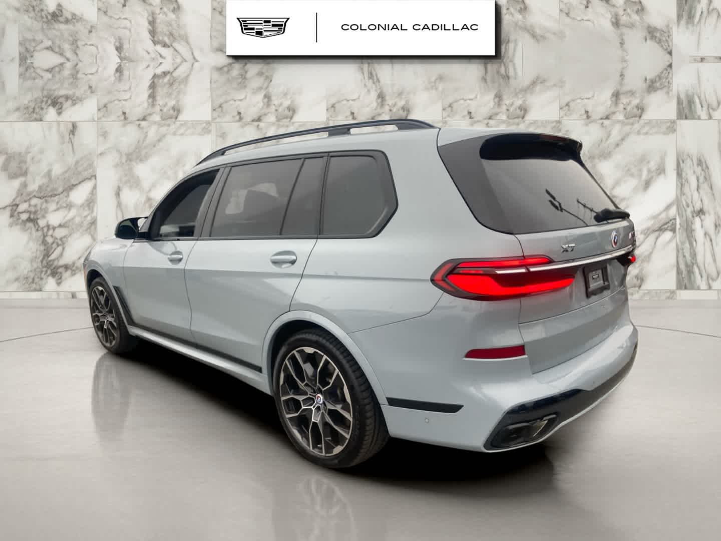 2023 BMW X7 M60i