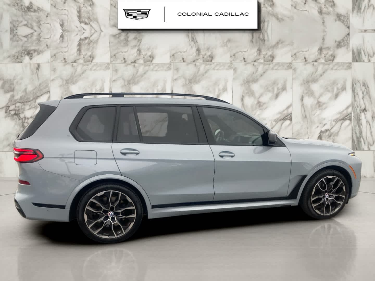 2023 BMW X7 M60i