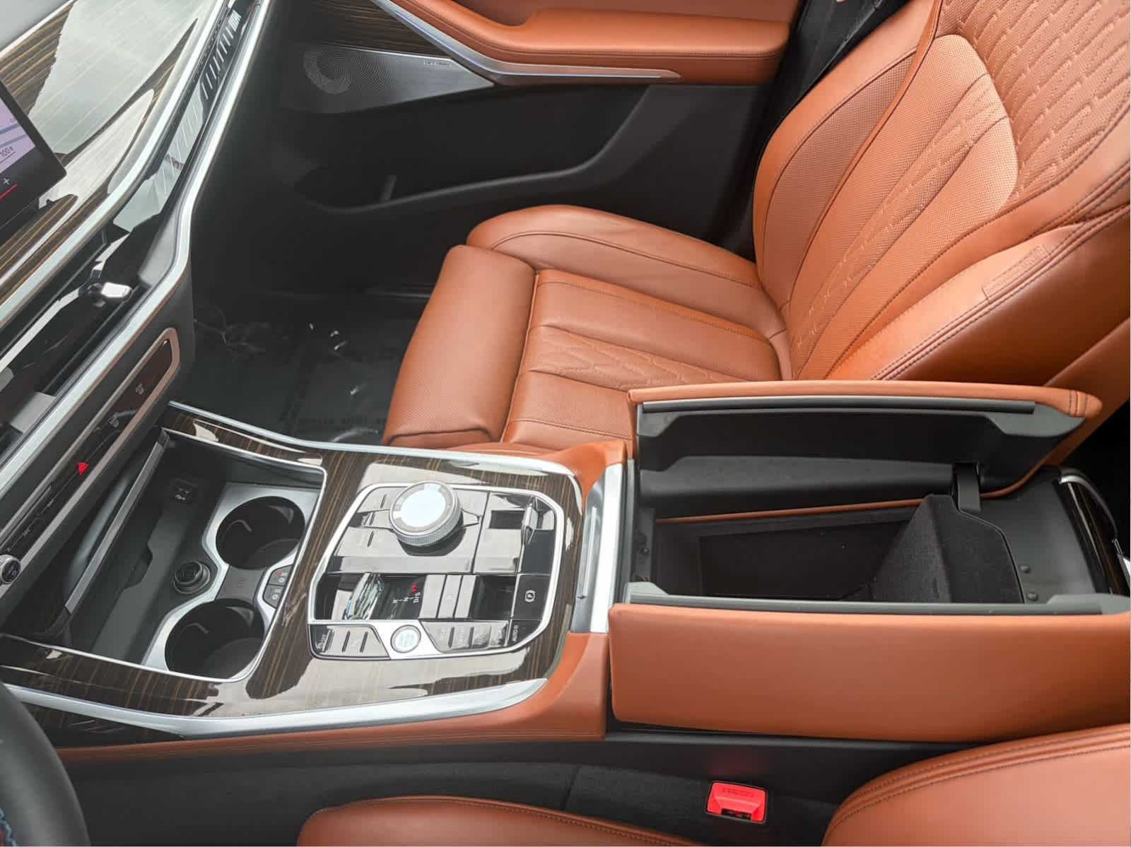 2024 BMW X7 M60i