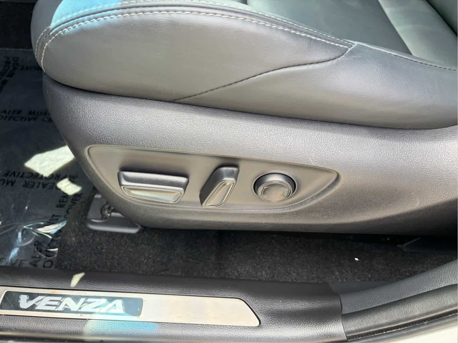 2022 Toyota Venza LE