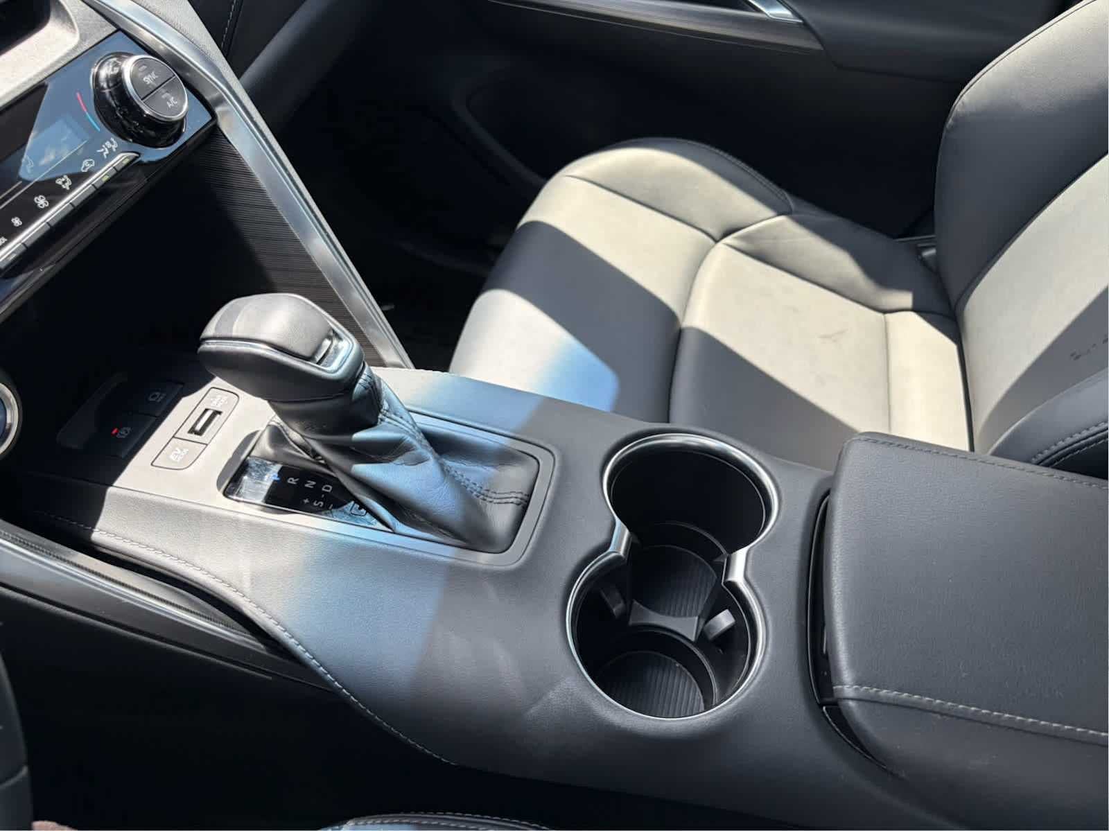 2022 Toyota Venza LE