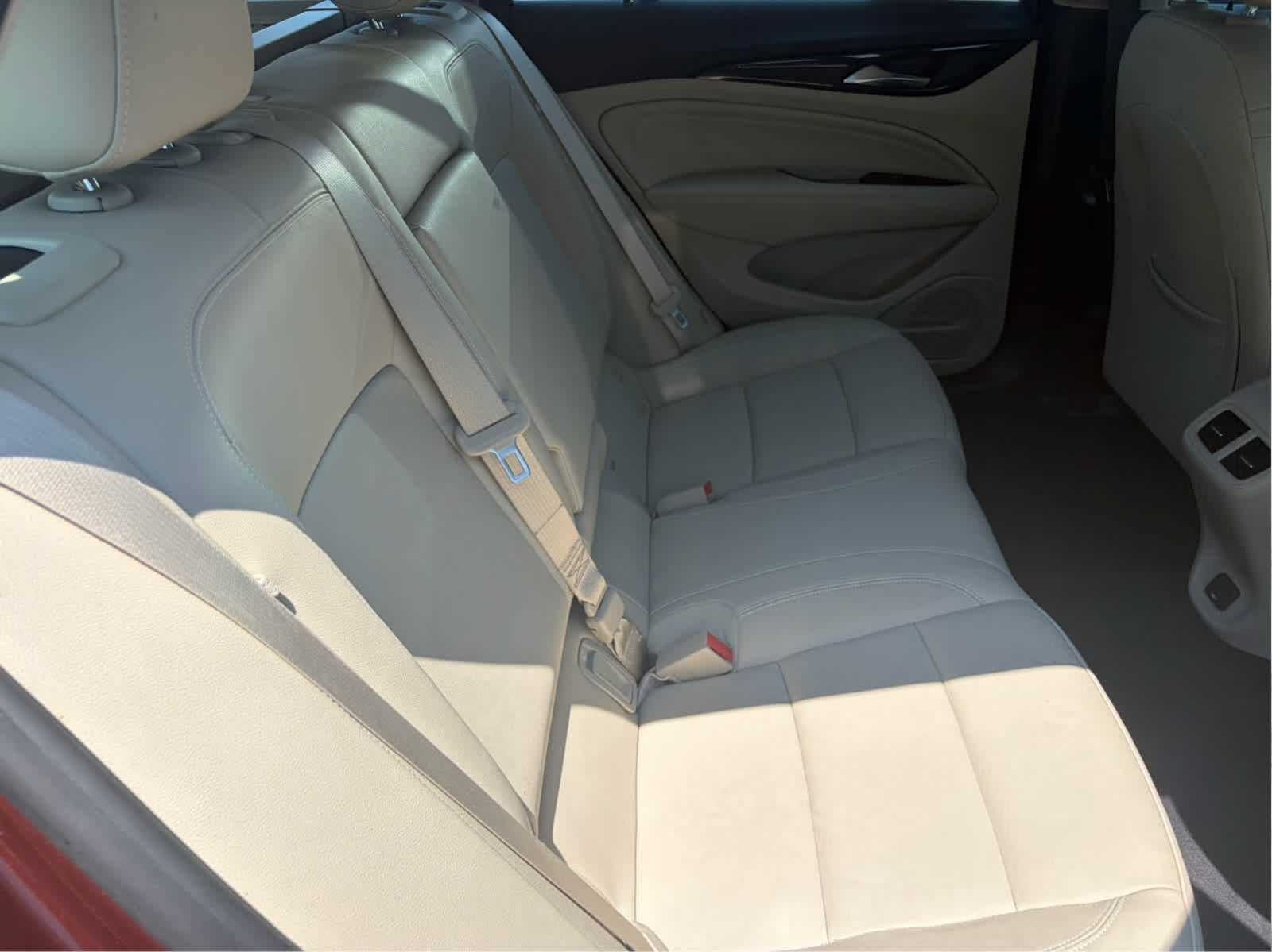2018 Buick Regal TourX Essence