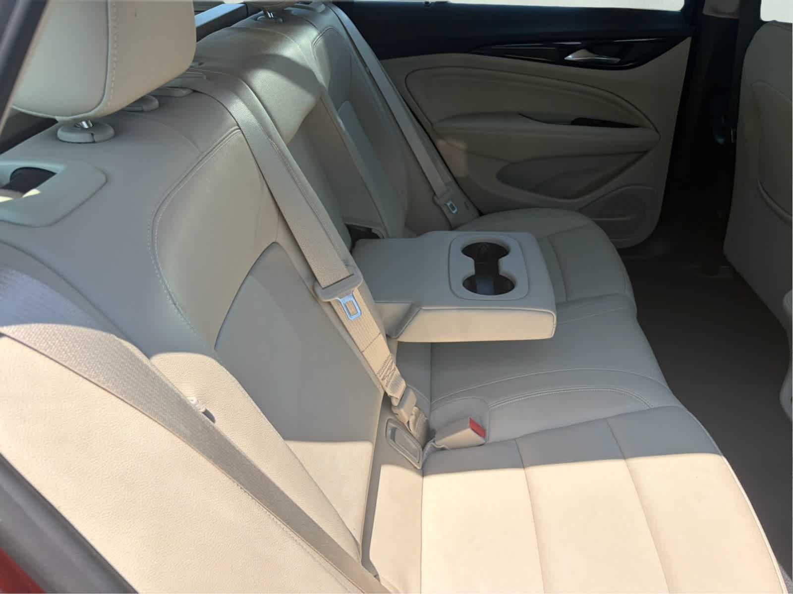 2018 Buick Regal TourX Essence