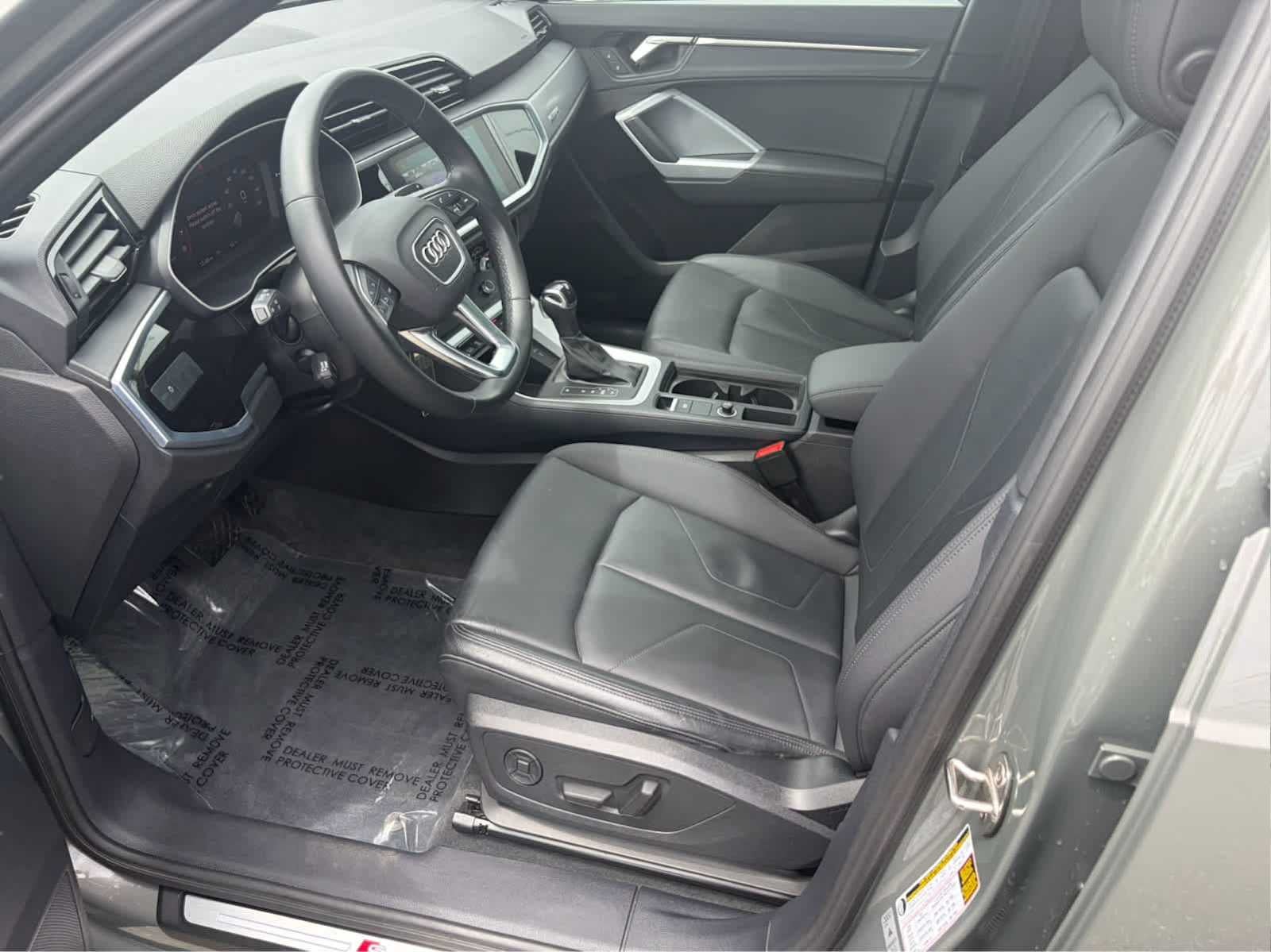 2022 Audi Q3 S line Premium