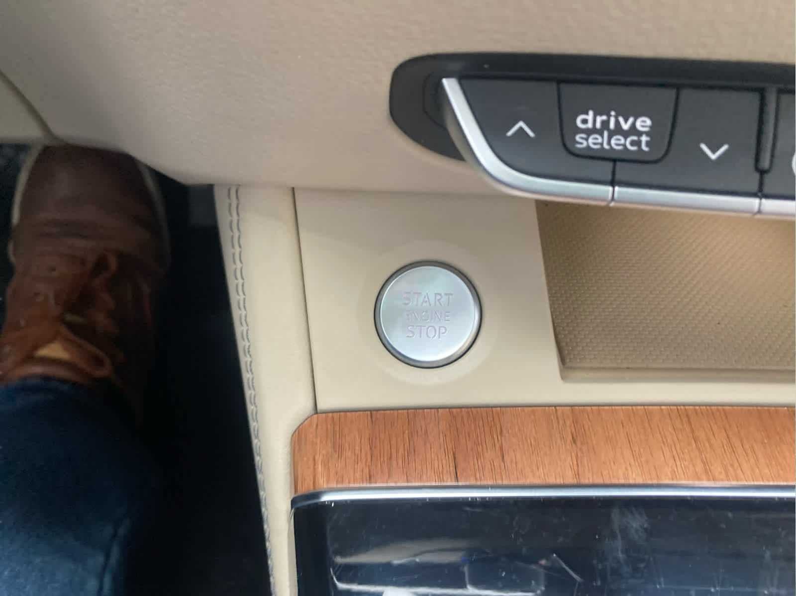 2022 Audi Q5 S line Premium Plus