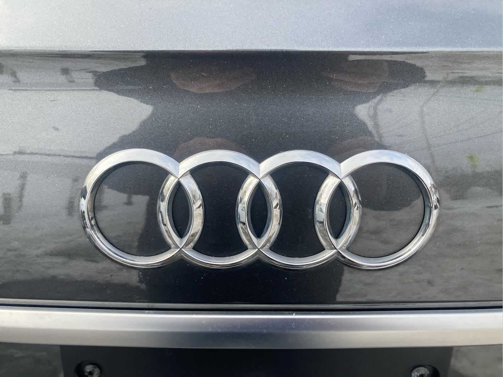 2022 Audi Q5 S line Premium Plus